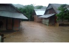 Ratusan Rumah Warga...