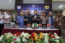 Bea Cukai Sampit Musnahkan...