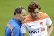 Daley Blind Posting...