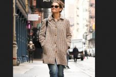 Gaya Cantik Katie Holmes