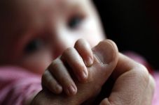 Pria Mesir Perkosa Bayi...
