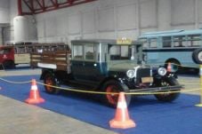 Penuh Sejarah, Bus-bus...
