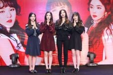 Red Velvet Sukses Gelar...