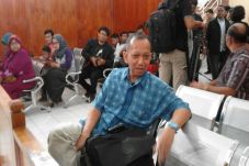 Hadir di Persidangan,...
