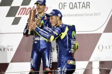Podium Ini Buat Orang-orang...