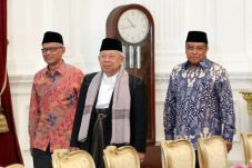 MUI Undang Jokowi dalam...