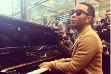 John Legend Buat Kejutan...
