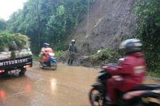 Hati-hati, Jalan Malang...