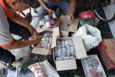 Polisi Gerebek Kampung...