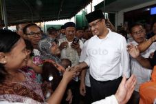 Diserang Kampanye Hitam,...