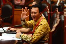 JPU Bawa Puluhan Barang...