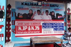 Warga Kalibaru Barat...