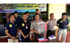 Melawan, Polisi Tembak...