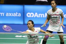 Della/Rosyita Klaim...