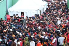 Jika Jakmania Rusuh,...