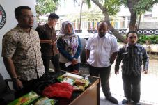 Tim Hukum Anies-Sandi...