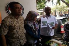 Spanduk Jakarta Bersyariah,...