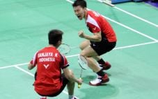 Marcus/Kevin Rebut Tiket...