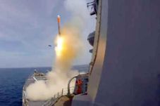 Pentagon: Kapal AS Luncurkan...