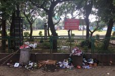 Tumpukan Sampah Kotori...