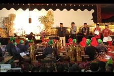 Hadir di Pagelaran Wayang,...