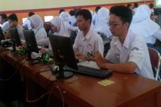 Sekolah di Kabupaten...