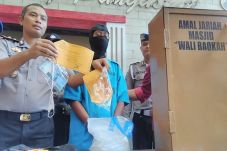 Terlilit Utang Ratusan...