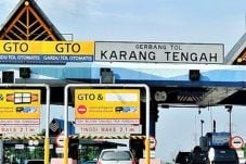 Gerbang Tol Karang Tengah...