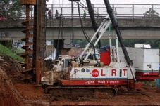Pembangunan LRT dan...