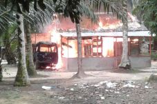 Rumah dan Mobil Terduga...