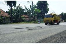 Rusak, Jalur Pantura...