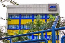Merck Bukukan Penjualan...