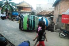 Terperosok dan Terguling,...