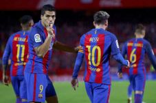 Skuat Barcelona Ramai-ramai...