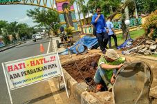 Tiga Titik Pipa Induk...