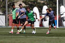 Bale Out, Pintu Isco...