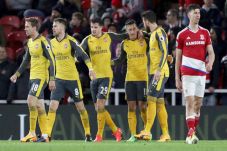 Arsenal Pesta di Markas...