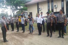 Puluhan Polisi Jaga...