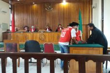 Lagi, Empat Terdakwa...