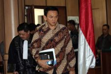 Pengamat Nilai Sidang...