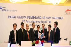 Astra Bagikan Dividen...
