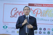 Mendorong Pembangunan...