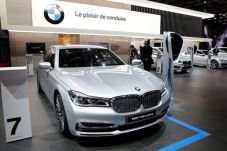 BMW Hadirkan Hybrid...