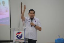 Perindo dan Anies-Sandi...