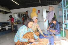 Peringati Hari Kartini,...