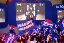 Marie Le Pen Sebut Macron...