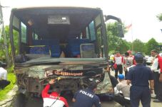 Bus Tak Layak Jalan,...