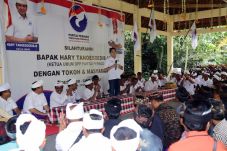 Dialog dengan Warga...