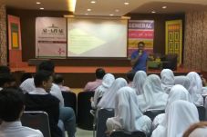 Sandiaga Minta Siswa-siswi...