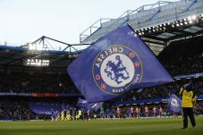Babak Pertama: Sundulan...